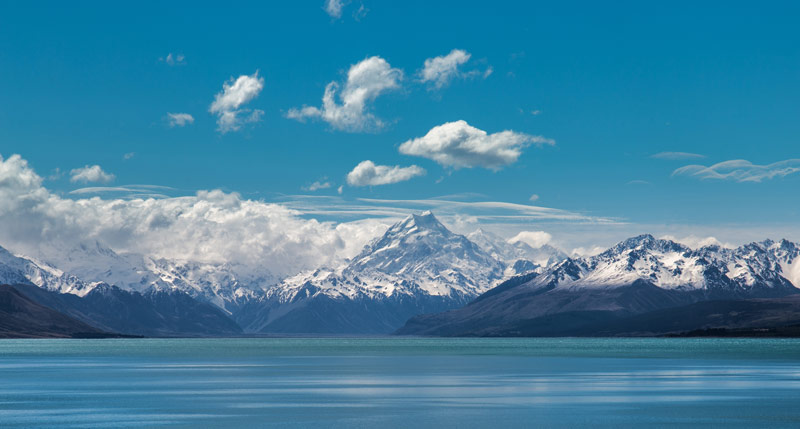 The most beautiful views of the snow capped mountains from Lake Pukaki walks