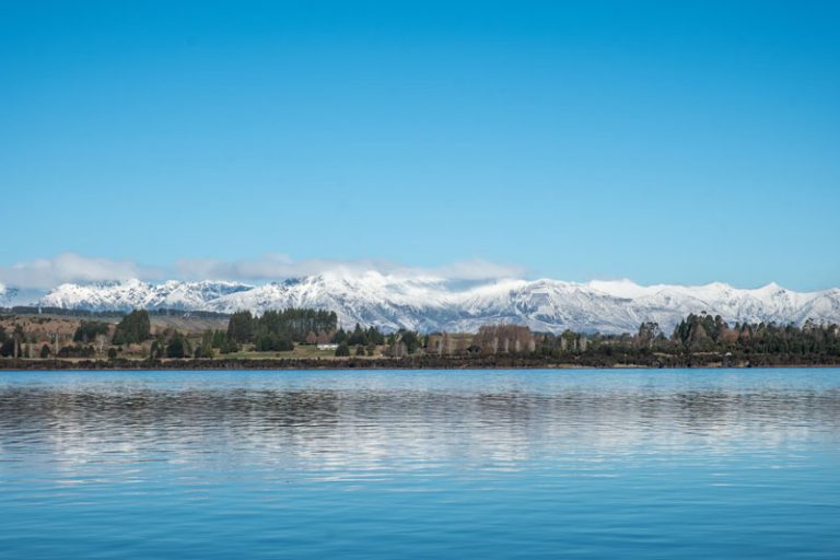 Lake Te Anau with the snowy mountains in behind