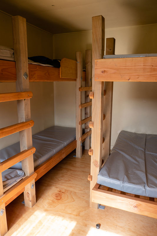 6 single bunks in Kiwi Burn Hut